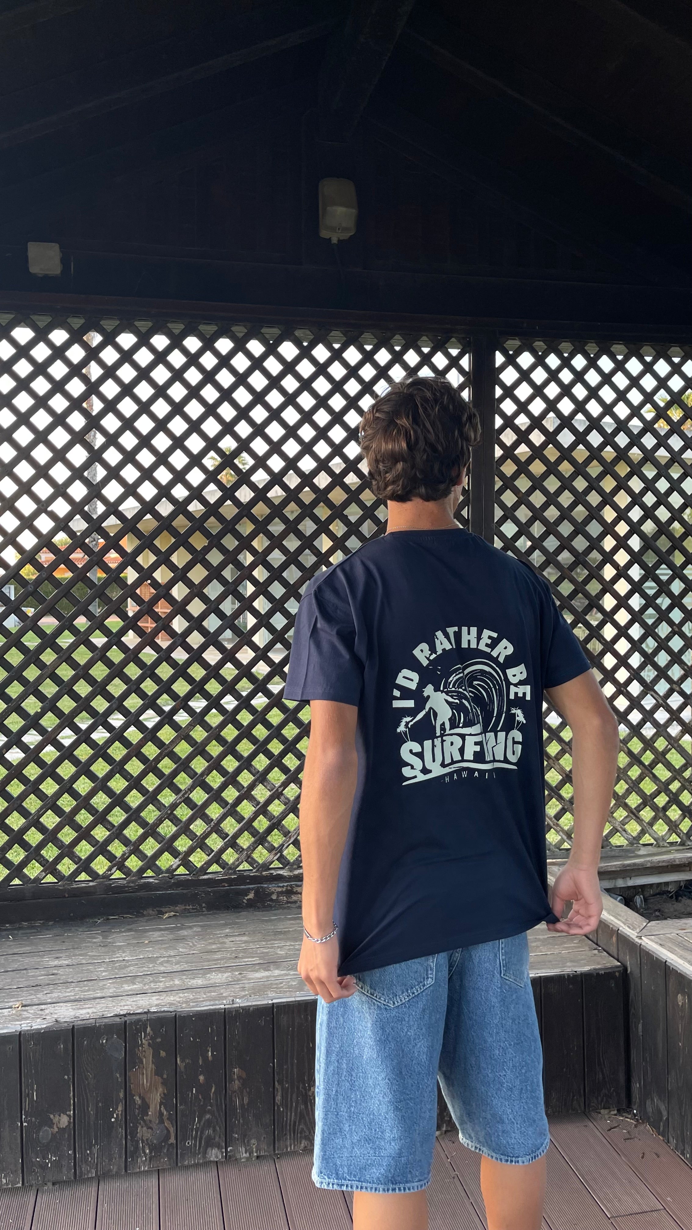 T-Shirt Surfing Hawaii